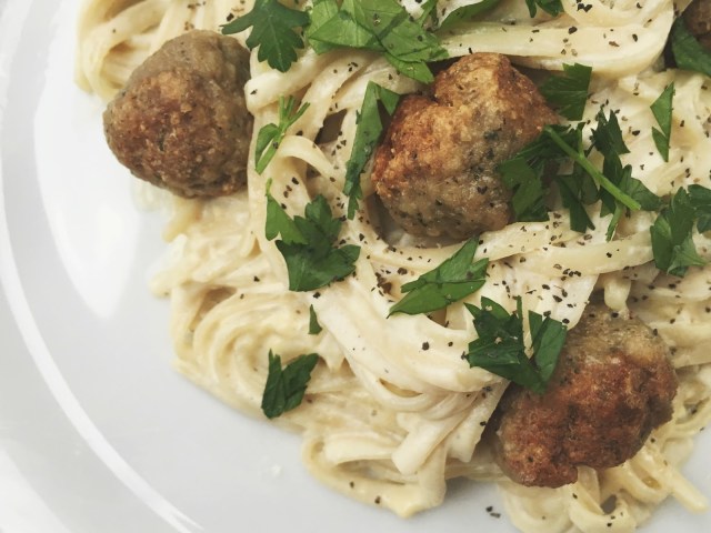 Dairy Free and Gluten Free Fettuccine Alfredo a dish of creamy fettuccine alfredo that is gluten free and dairy free