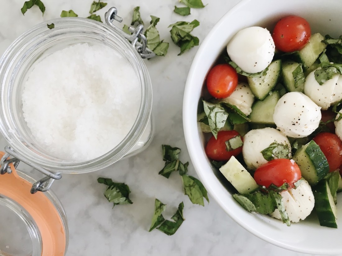 healthy caprese salad 